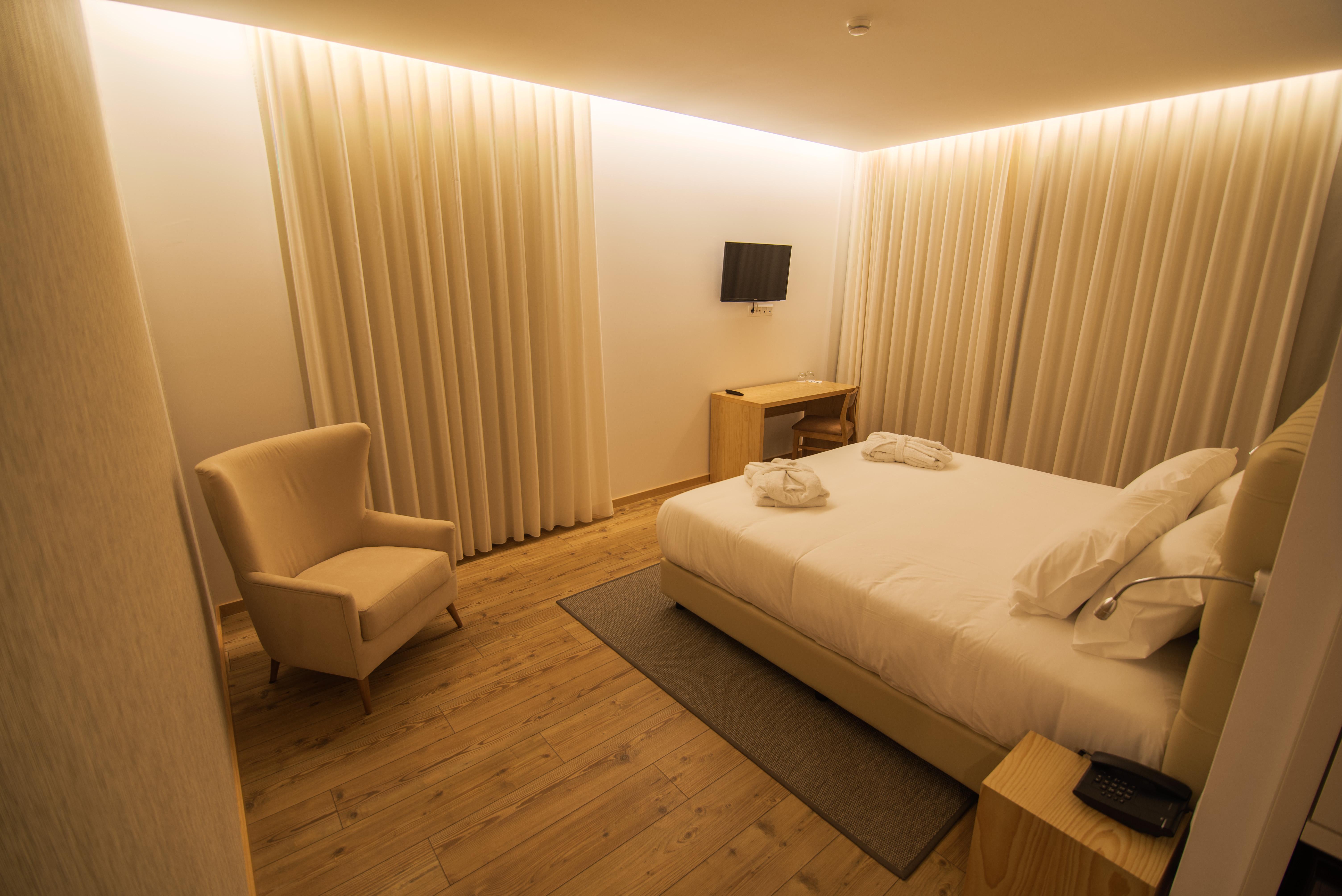Lam Hotel Селорику-ди-Башту Экстерьер фото